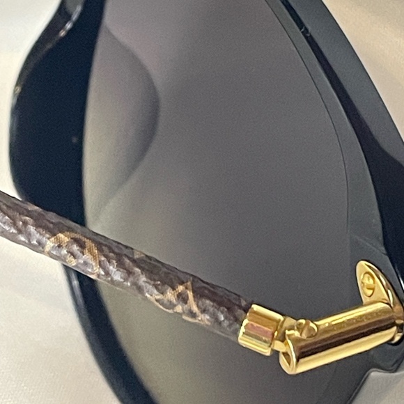 Louis Vuitton First Square Sunglasses - Picture 7 of 14